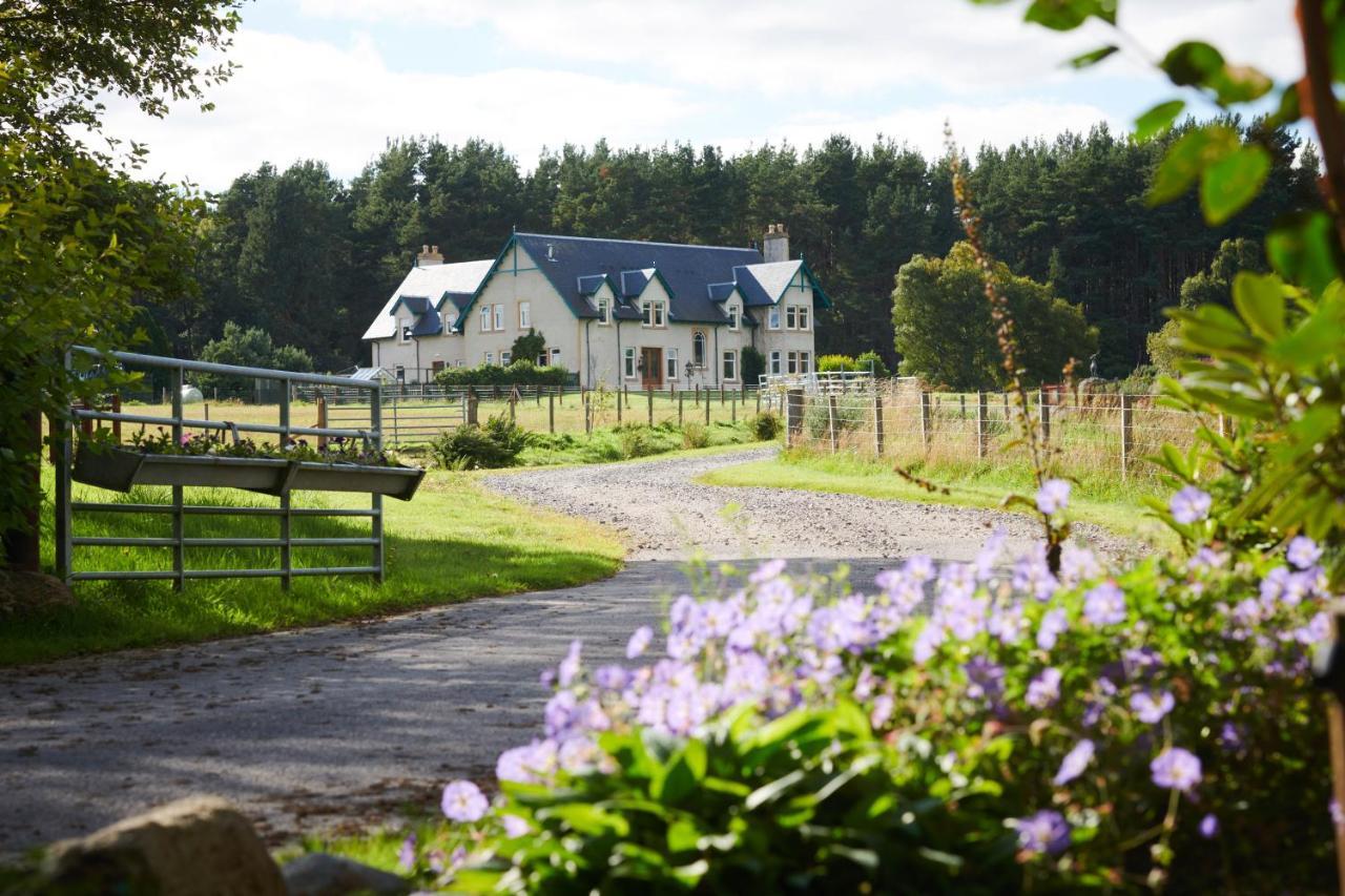 Daviot Lodge Eksteriør billede