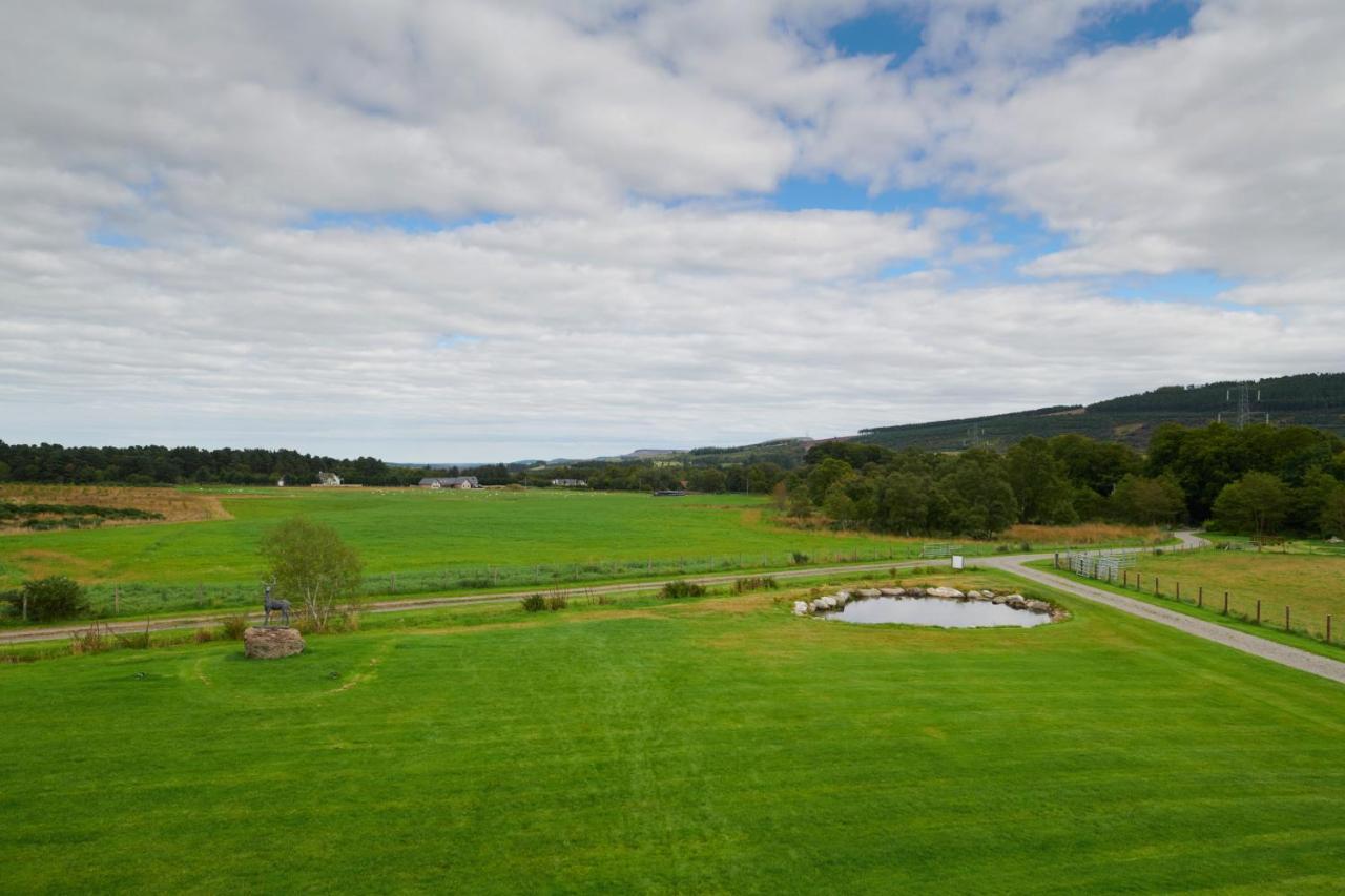 Daviot Lodge Eksteriør billede